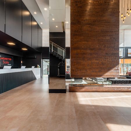 Hotel Laghetto Stilo Borges غرامادو المظهر الخارجي الصورة Lobby of the University