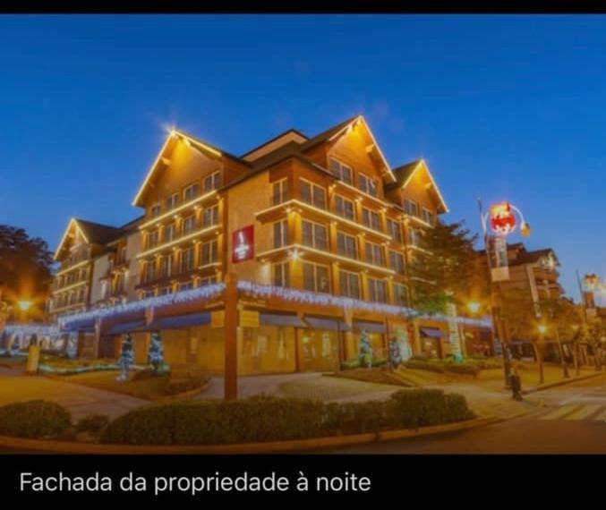 Hotel Laghetto Stilo Borges غرامادو المظهر الخارجي الصورة The hotel at night