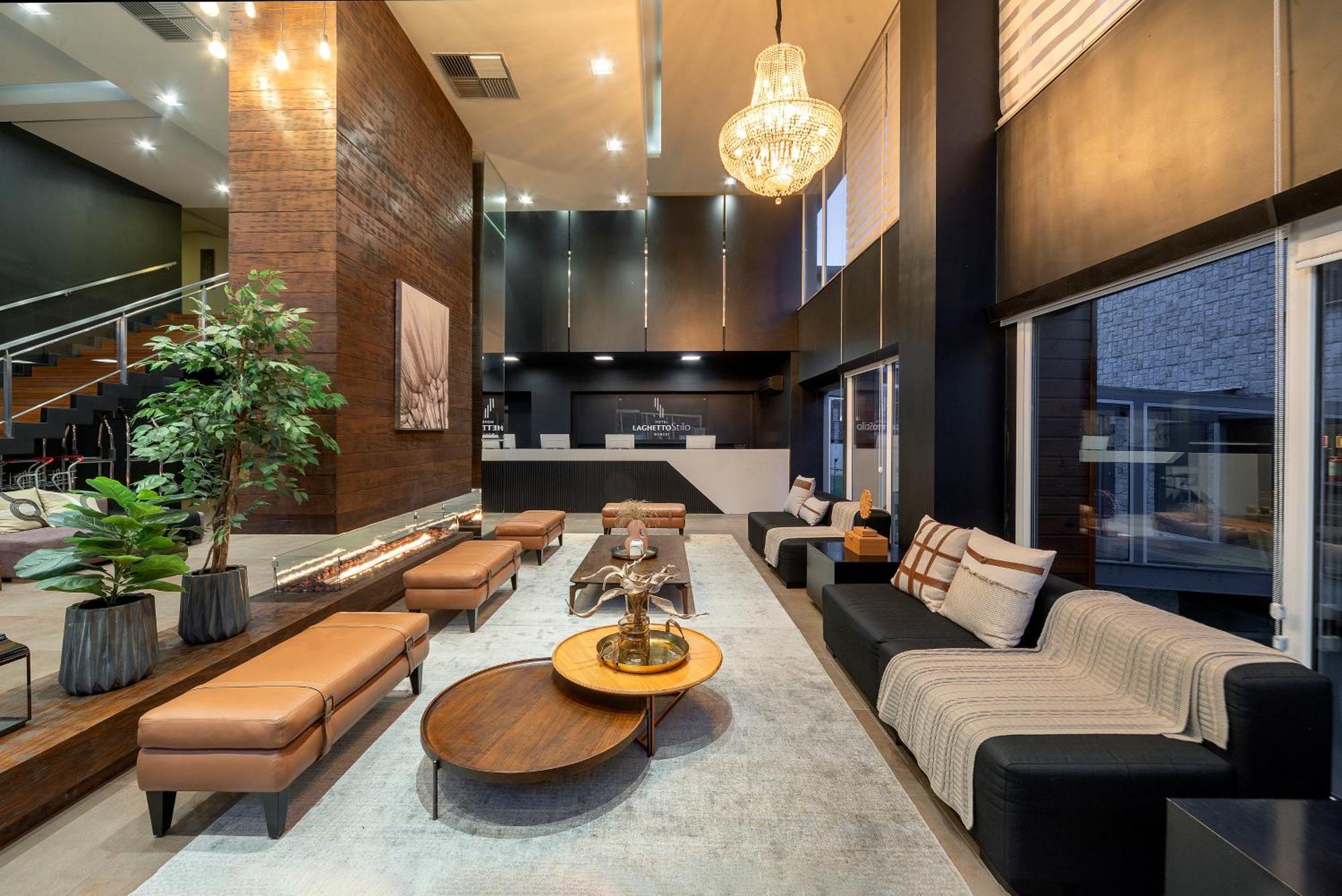 Hotel Laghetto Stilo Borges غرامادو المظهر الخارجي الصورة The lobby of the hotel